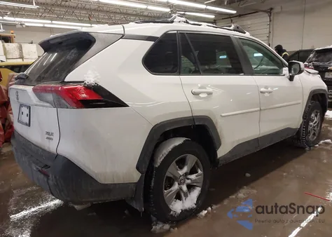 2022 Toyota Rav4 Xle z USA, uszkodzony, nr VIN 2T3P1RFV0NW255365
